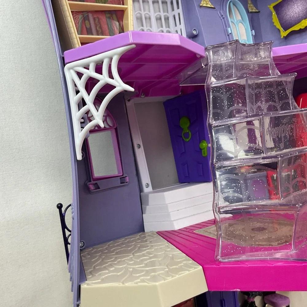 Disney Jr. Vampirina Scare B&B Doll Play‎ House Mansion Castle Playset House